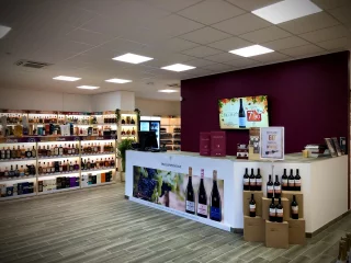 Intérieur magasin Cave du Val d'Or Oyonnax