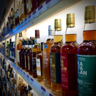 Rayon whisky Cave du Val d'Or Oyonnax